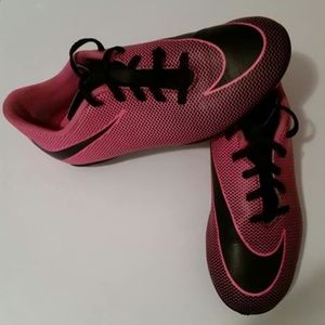 Nike Bravata II FG Soccer Cleats size 4.5